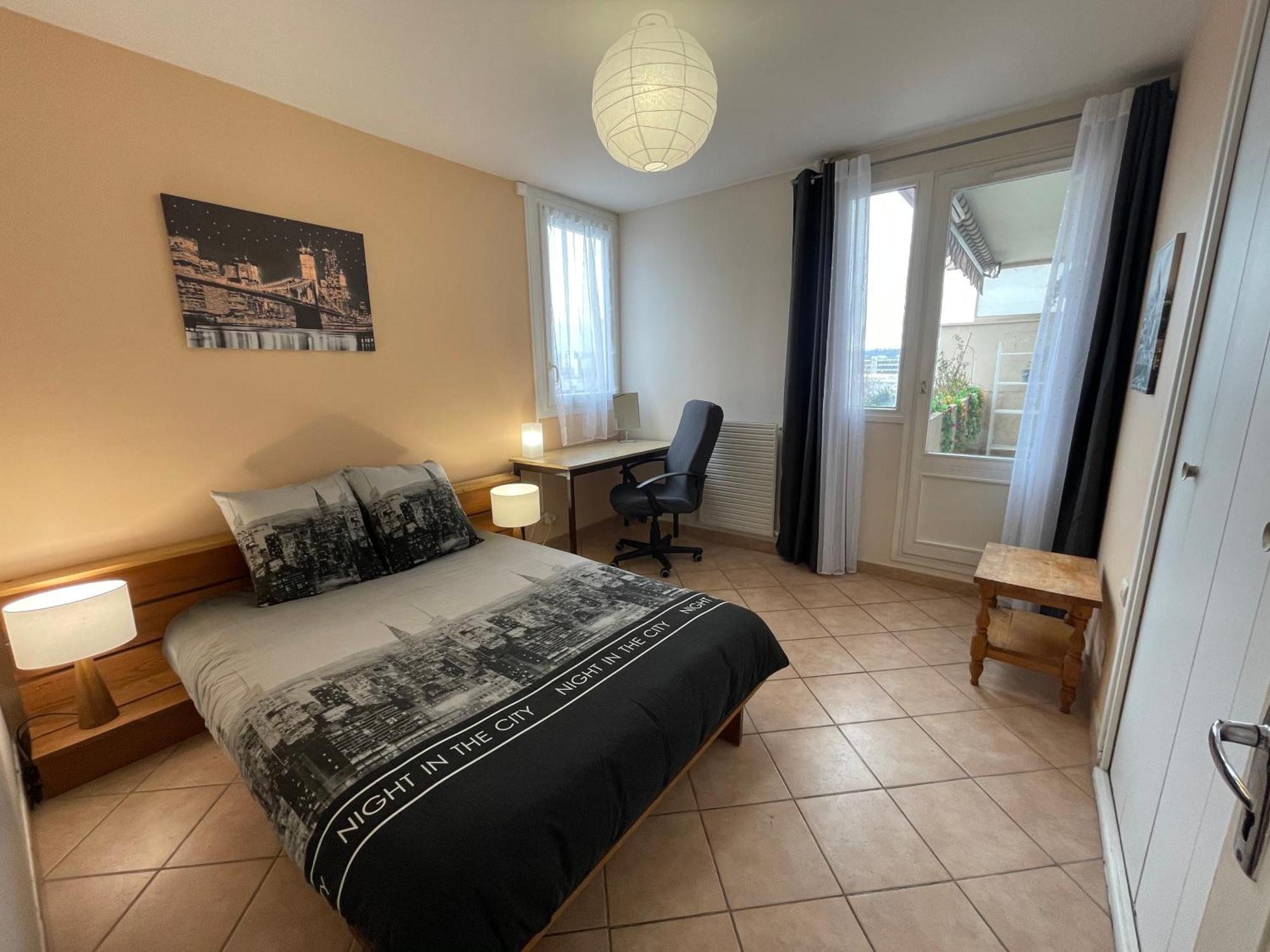 Chambre Privee En Colocation Dans Un Appartement Vaulx En Velin Centre Exterior photo